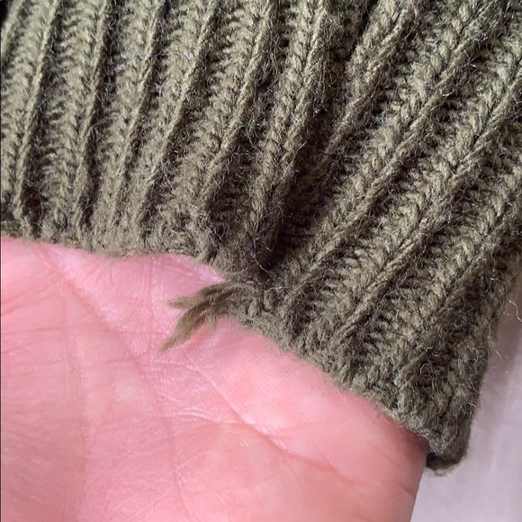 Sweater - Picture 4 of 4